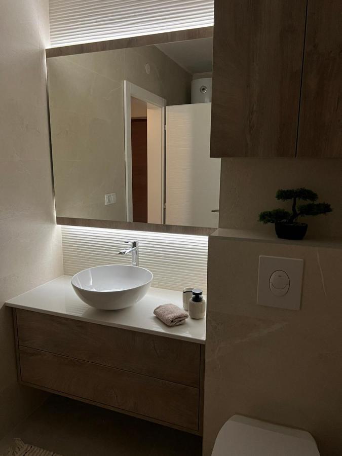 Lilly Lux Apartment Bijeljina Exterior foto
