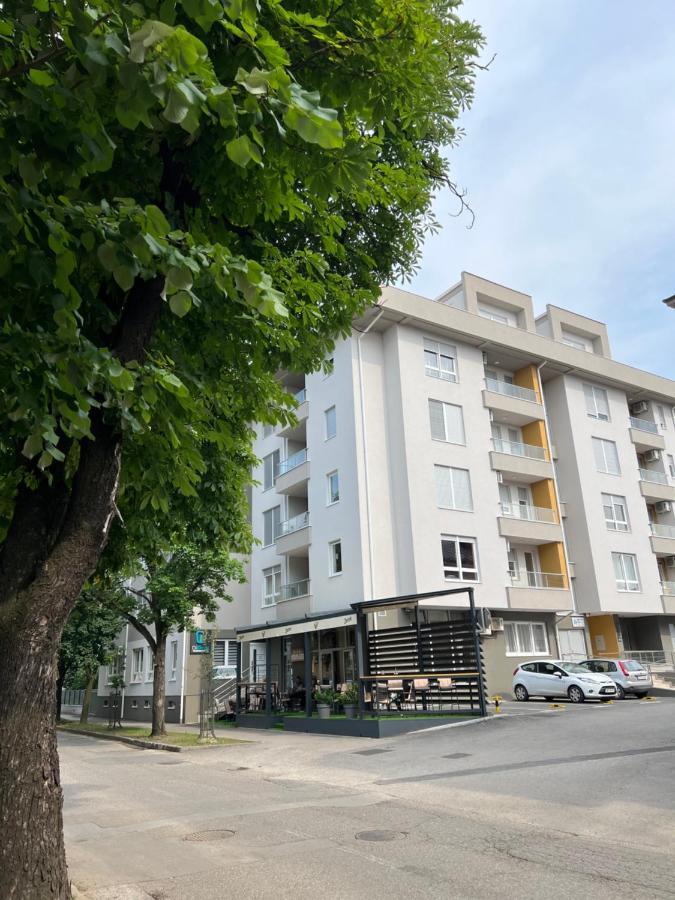 Lilly Lux Apartment Bijeljina Exterior foto